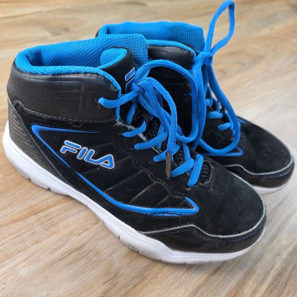 💜Fila Black & Royal Blue Sneakers Youth Size 4.5
